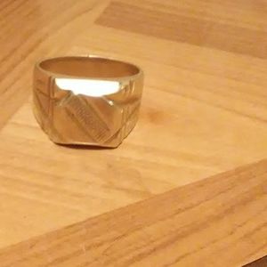 Man's 18k ring size 11
